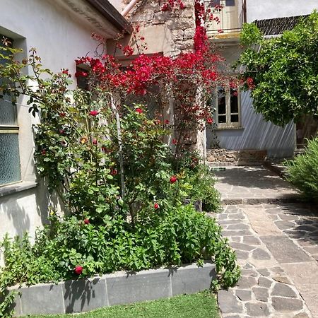 Bed and Breakfast Tra Storia E Realta Sardara Exterior foto